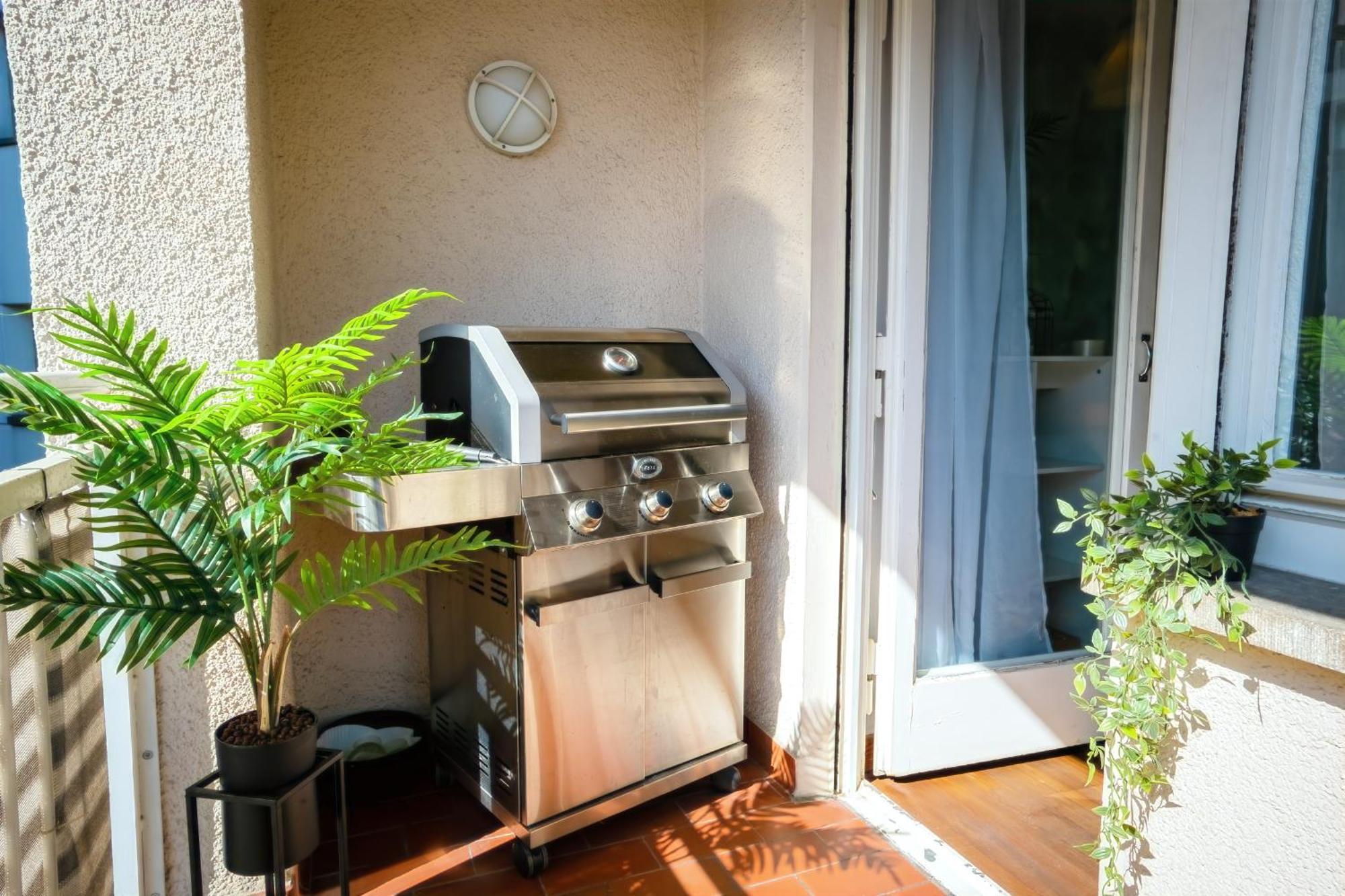 The Big Muenster Fuer Bis Zu 12, Whirlpool, Sauna, Zentral, Tischfussball, Balkon, Gasgrill Ulm Buitenkant foto