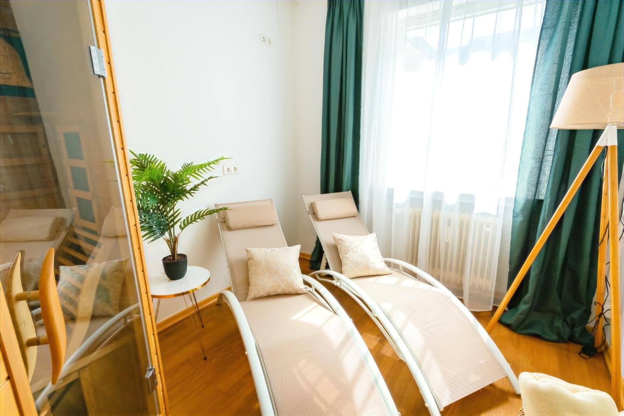 The Big Muenster Fuer Bis Zu 12, Whirlpool, Sauna, Zentral, Tischfussball, Balkon, Gasgrill Ulm Buitenkant foto